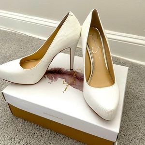 Jessica Simpson. White heels. Size 8.